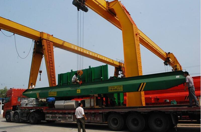 Heavy Equipment Crane